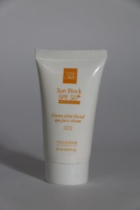 کرم ضد آفتاب SPF 50+ تگودر مناسب پوست نرمال تا خشک